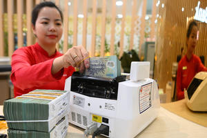 Loạt ngân hàng tư nhân tăng lãi suất tiết kiệm Loạt ngân hàng tư nhân tăng lãi suất tiết kiệm