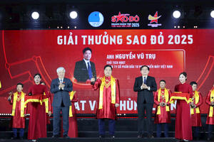 Trao Giải thưởng Sao Đỏ 2025 cho 11 doanh nhân trẻ xuất sắc