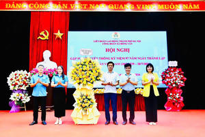 Công đoàn xã Hồng Vân thiết thực chăm lo đời sống người lao động