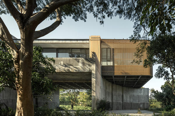 Nhà một tầng thiết kế 'lơ lửng' để ngắm cảnh quan