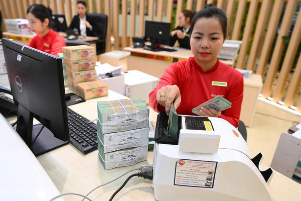 Lãi suất liên ngân hàng tăng mạnh