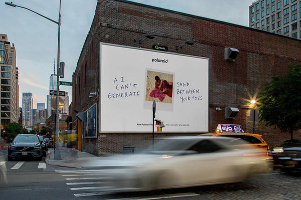 Làn sóng quảng cáo 'chống AI' Làn sóng quảng cáo 'chống AI'