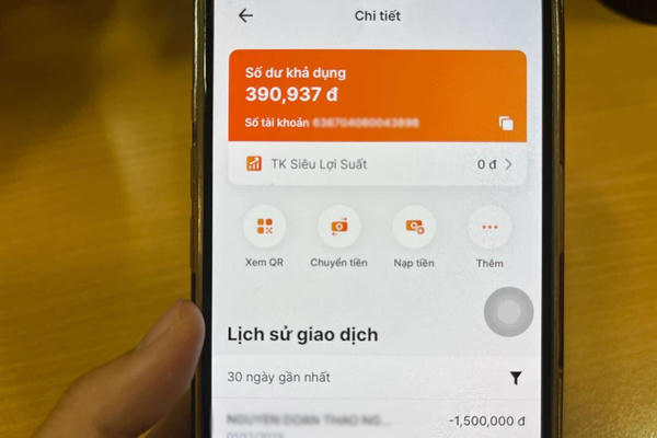 Nhiều ngân hàng thu phí tài khoản không đủ số dư