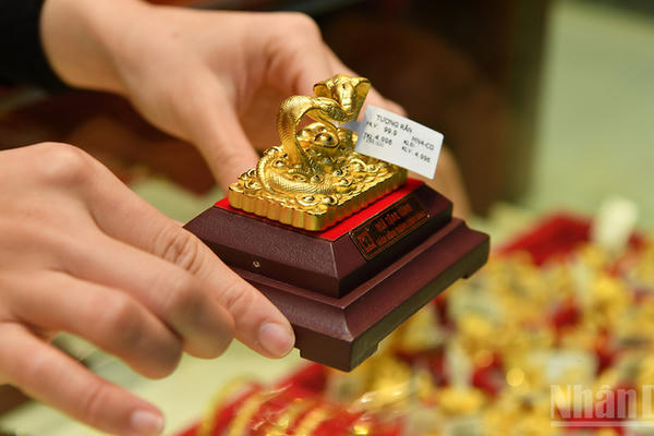 Giá vàng đồng loạt giảm tuần qua, các nhà đầu tư vẫn giữ vững quan điểm lạc quan Giá vàng đồng loạt giảm tuần qua, các nhà đầu tư vẫn giữ vững quan điểm lạc quan