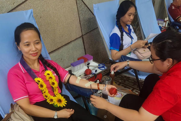 TP Cần Thơ tôn vinh gia đình và cá nhân hiến máu tình nguyện