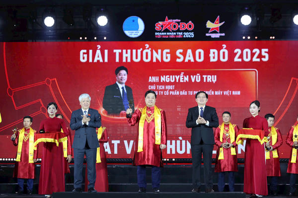 Trao Giải thưởng Sao Đỏ 2025 cho 11 doanh nhân trẻ xuất sắc