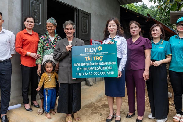 BIDV trao nhà mới cho người dân nghèo Yên Bái