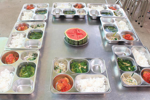Hà Nội: Triển khai công tác bảo đảm an toàn thực phẩm trong bữa ăn bán trú