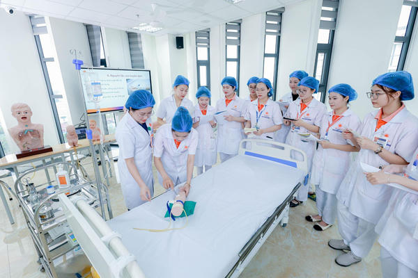 ‏Điều gì tạo nên một trường đào tạo khối ngành sức khỏe chất lượng?‏
