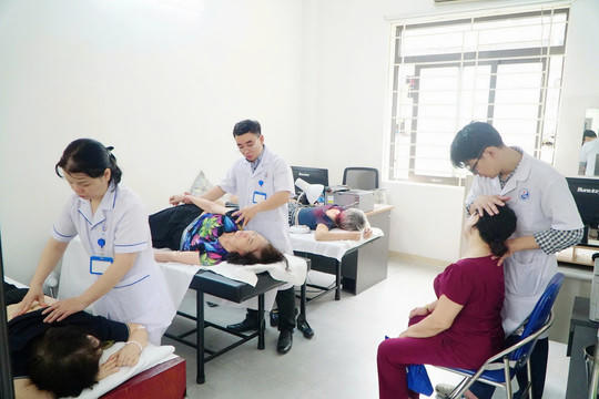 Đề xuất bảo hiểm y tế chi trả thuốc, xét nghiệm, khám tại nhà: Lấy người dân làm trung tâm, lấy thuận tiện làm mục tiêu
