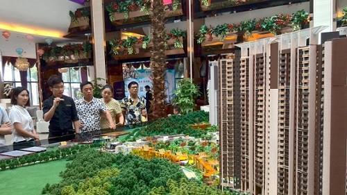 Dân Trung Quốc đổ xô vay tiền mua nhà ở nông thôn