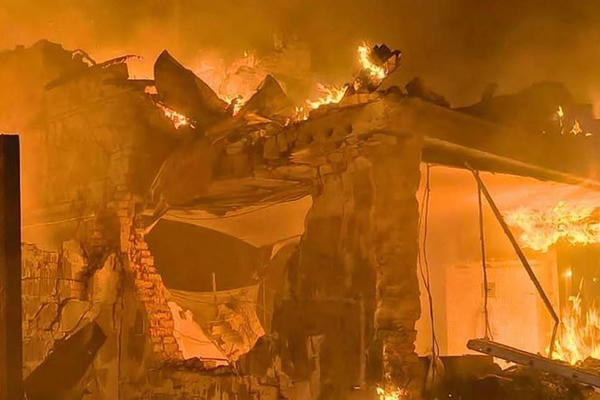 Nỗi đau của dân thường khi Nga - Ukraine trút mưa tập kích vào nhau