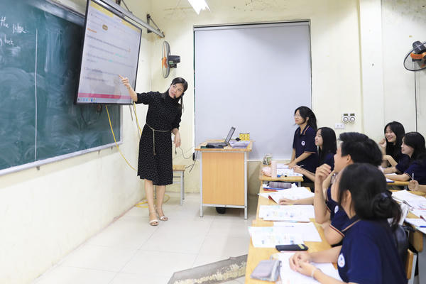 Đưa tiếng Anh thành ngôn ngữ thứ hai trong trường học theo 3 mức độ
