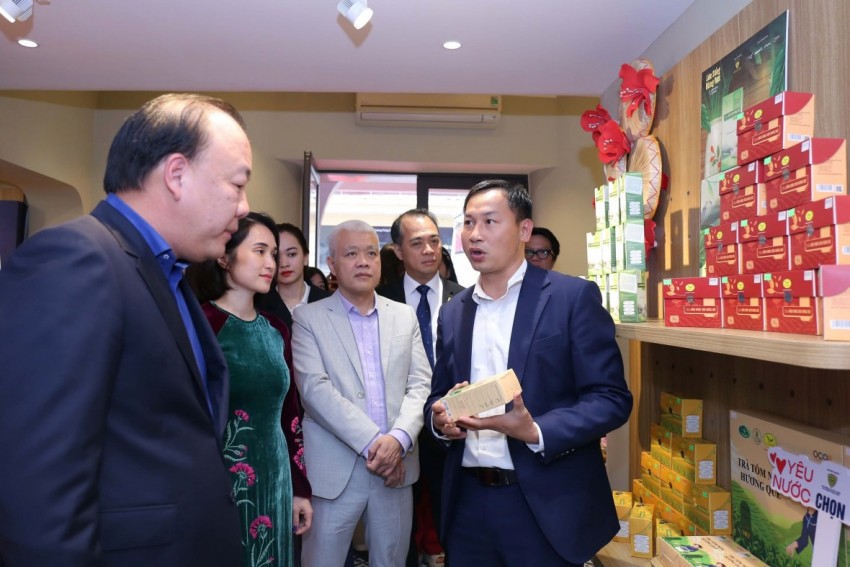 Sức sống hàng Việt: Định hình mô hình tiêu thụ hàng Việt thời số