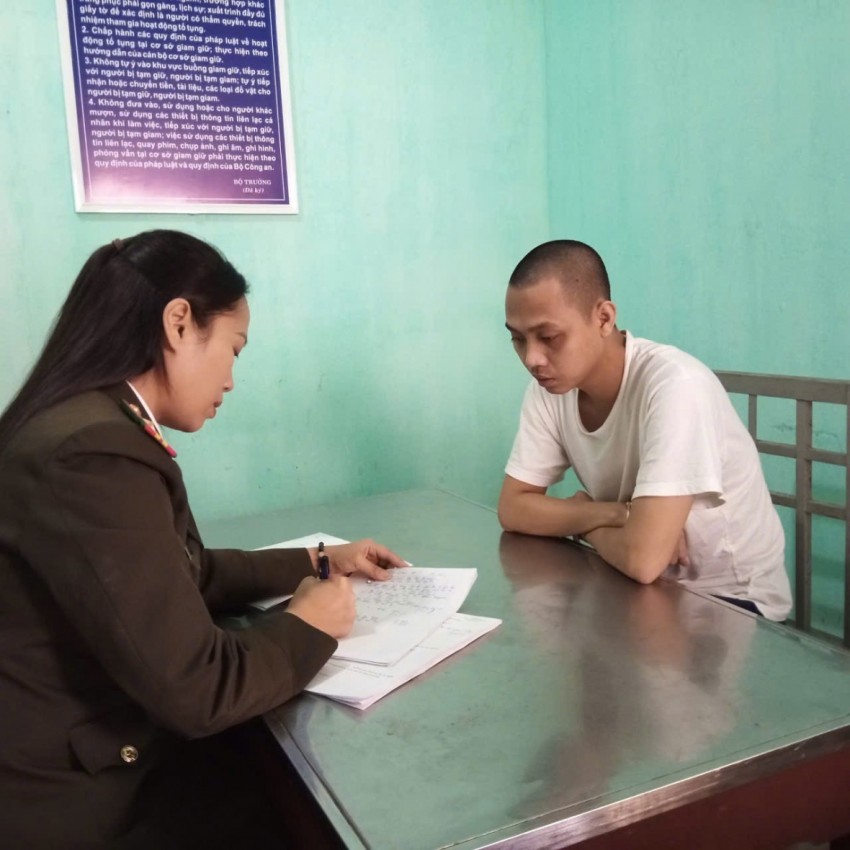 Bị can Mai Văn Tới làm việc với cơ quan điều tra.