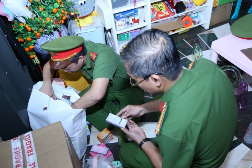 Cơ quan công an đã tạm giữ các máy móc, phương tiện, hồ sơ, tài liệu liên quan.