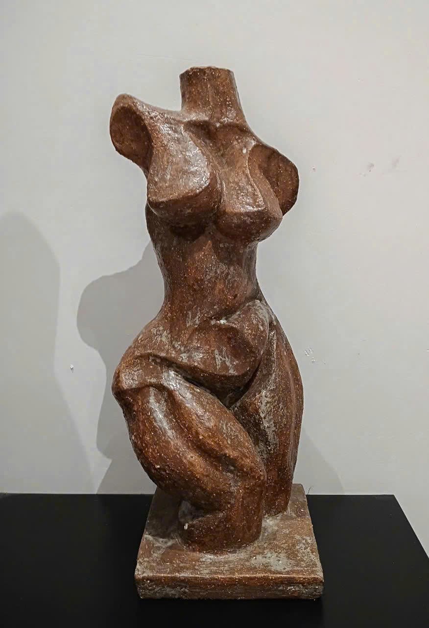 8. Cơ thể - Gốm; Tác giả: Nguyễn Quốc Hưng.