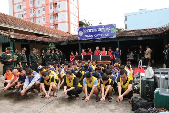 Nhóm đối tượng lừa đảo chiếm đoạt tài sản bị bắt giữ tại campuchia