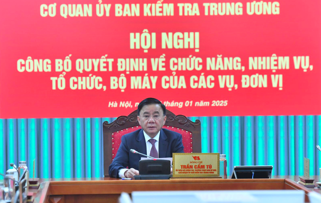 Ủy viên Bộ Chính trị, Thường trực Ban Bí thư, Chủ nhiệm Ủy ban Kiểm tra Trung ương Trần Cẩm Tú phát biểu chỉ đạo Hội nghị. Ảnh: UBKT Trung ương.