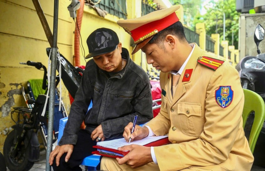 \"Lực