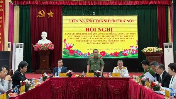 Trung tướng Nguyễn Thanh Tùng, Giám đốc Công an TP Hà Nội, phát biểu tại Hội nghị. Ảnh: CAHN