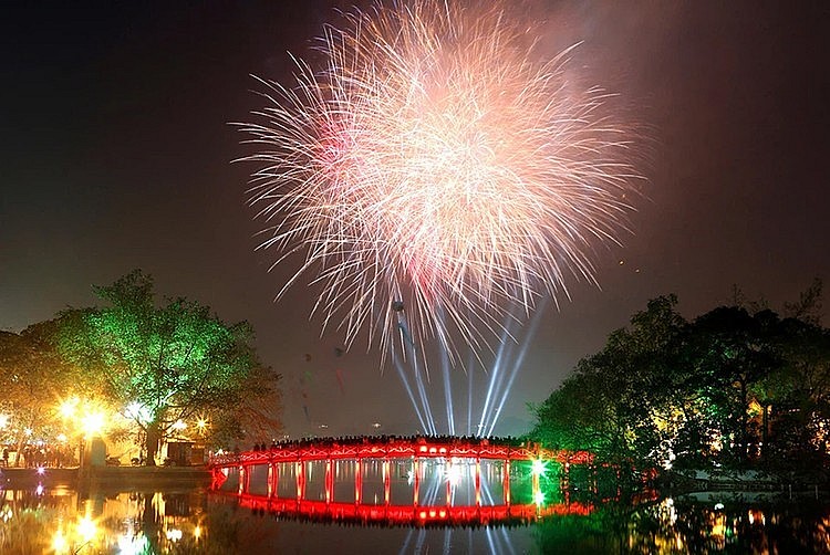 Hà Nội chuẩn bị 38 trận địa pháo hoa chào đón năm mới 2026