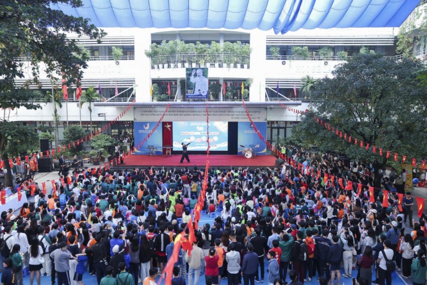 Các thành viên hào hứng tham gia Ngày hội gia đình NTT’s Family Day – Home of love, school of happiness
