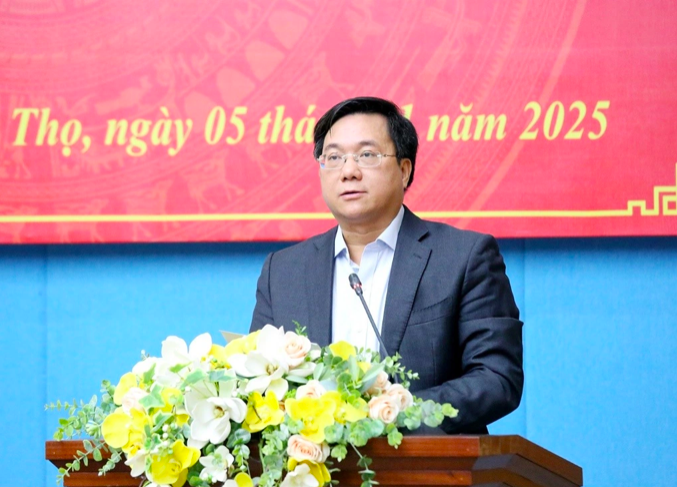 Ông Trần Duy Đông phát biểu tại hội nghị.
