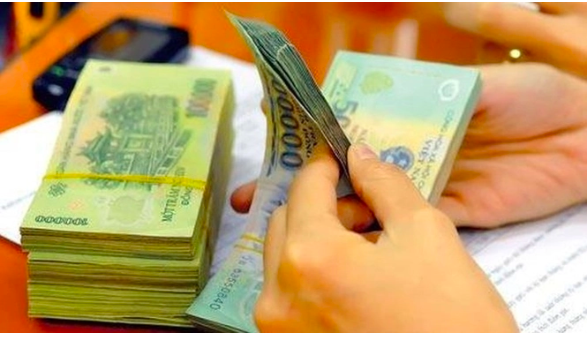 Tiền thưởng danh hiệu cho công chức, người lao động khi tổng kết cuối năm sẽ được chi trả theo quy định.