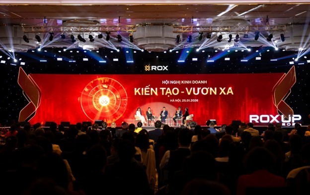 Các lãnh đạo cấp cao ROX Group cùng thảo luận về cách thức “Kiến tạo - Vươn xa” trong năm 2026