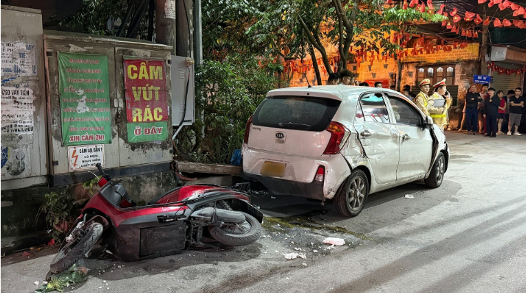 Hiện trường vụ tai nạn liên hoàn.