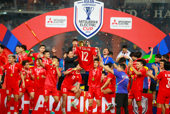 ĐT Việt Nam trở thành 