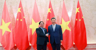 Vietnam, China push forward railway cooperation in Prime Minister Chinh’s visit