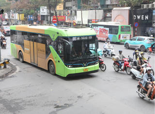 Hanoi stays on course for 2030 green transport transition