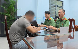 Bình luận sai sự thật trên Facebook, bị phạt 7,5 triệu đồng Bình luận sai sự thật trên Facebook, bị phạt 7,5 triệu đồng