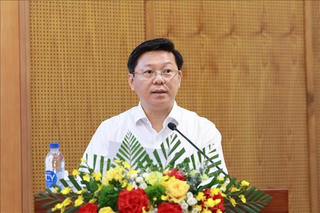 Phát biểu của đồng chí Trần Thanh Lâm tại Hội nghị toàn quốc quán triệt Nghị quyết Đại hội Đảng đối với báo chí, xuất bản và văn nghệ sĩ, trí thức Phát biểu của đồng chí Trần Thanh Lâm tại Hội nghị toàn quốc quán triệt Nghị quyết Đại hội Đảng đối với báo chí, xuất bản và văn nghệ sĩ, trí thức