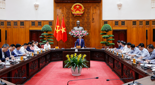 Thủ tướng yêu cầu tổ chức họp báo 5 ngày/lần thông tin tình hình bảo đảm an ninh năng lượng, xăng dầu Thủ tướng yêu cầu tổ chức họp báo 5 ngày/lần thông tin tình hình bảo đảm an ninh năng lượng, xăng dầu