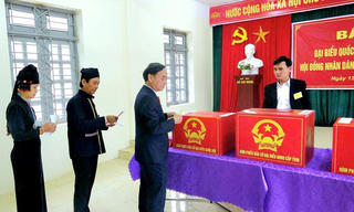 100% cử tri các dân tộc xã biên giới Nậm Kè hoàn thành bỏ phiếu 100% cử tri các dân tộc xã biên giới Nậm Kè hoàn thành bỏ phiếu