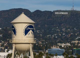 Hollywood đứng trước​ thương vụ sáp nhập giữa Paramount và Warner
