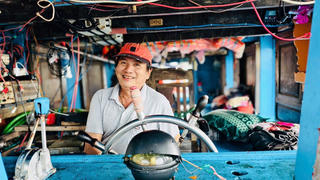 Ngư dân Quảng Ngãi đổi cách đi biển để giữ vững sinh kế Ngư dân Quảng Ngãi đổi cách đi biển để giữ vững sinh kế