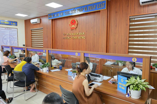 Phường Vĩnh Hưng thử nghiệm số hóa dịch vụ hành chính công
Phường Vĩnh Hưng thử nghiệm số hóa dịch vụ hành chính công