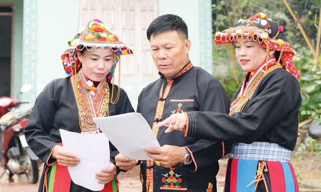 Tiếp xúc cử tri vận động bầu cử: Cần chân thành và thực chất Tiếp xúc cử tri vận động bầu cử: Cần chân thành và thực chất