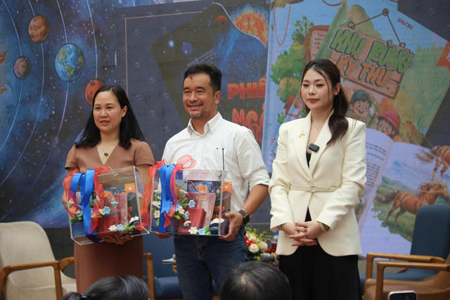 Đánh thức kỳ quan qua bộ sách tương tác AR đầu tiên của SPACES Đánh thức kỳ quan qua bộ sách tương tác AR đầu tiên của SPACES