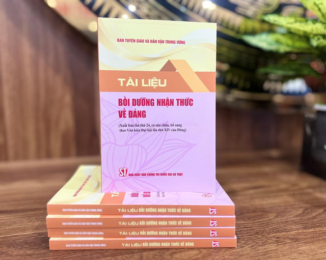 Nâng cao nhận thức về Đảng trong kỷ nguyên phát triển của dân tộc Nâng cao nhận thức về Đảng trong kỷ nguyên phát triển của dân tộc