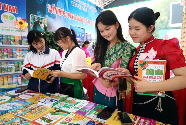 Lan tỏa văn hóa đọc góp phần xây dựng xã hội học tập tại Điện Biên Lan tỏa văn hóa đọc góp phần xây dựng xã hội học tập tại Điện Biên