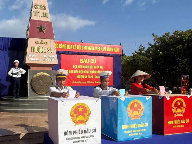 Trường Sa Lớn trong không khí ngày hội toàn dân