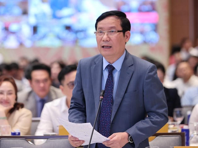 Chủ tịch VCCI Phạm Tấn C&ocirc;ng: Đề nghị Nh&agrave; nước mạnh dạn giao nhiệm vụ cho c&aacute;c hiệp hội doanh nghiệp, v&agrave; chuyển một số dịch vụ c&ocirc;ng giao cho c&aacute;c hiệp hội doanh nghiệp thực hiện - Ảnh: VGP/Nhật Bắc &nbsp;