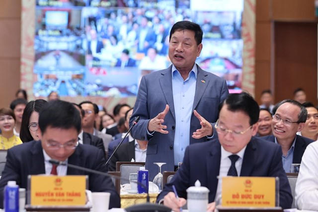 &Ocirc;ng Trương Gia B&igrave;nh, Trưởng ban Nghi&ecirc;n cứu ph&aacute;t triển kinh tế tư nh&acirc;n trực thuộc Hội đồng tư vấn cải c&aacute;ch thủ tục h&agrave;nh ch&iacute;nh: Doanh nghiệp ch&uacute;ng t&ocirc;i cam kết sẽ hết l&ograve;ng cống hiến, chiến đấu để c&ugrave;ng nhau phục vụ sự ph&aacute;t triển kinh tế x&atilde; hội của đất nước - Ảnh: VGP/Nhật Bắc &nbsp;