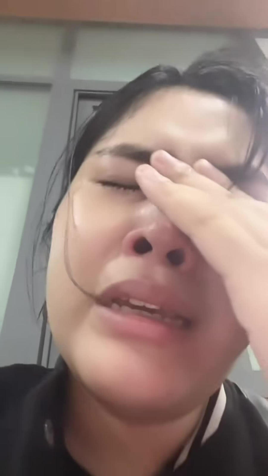 Nữ sinh làm thêm nuôi bạn trai bỗng dưng đột quỵ