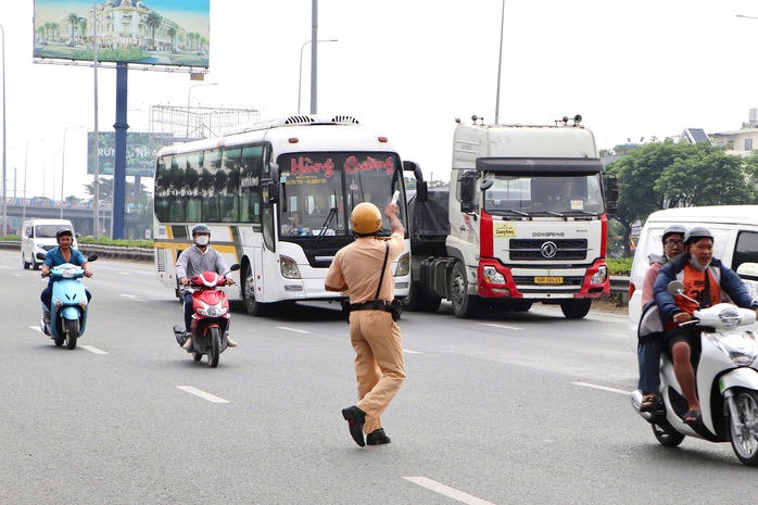 Không thể mãi ra quân rồi đâu lại vào đó - Ảnh 2.